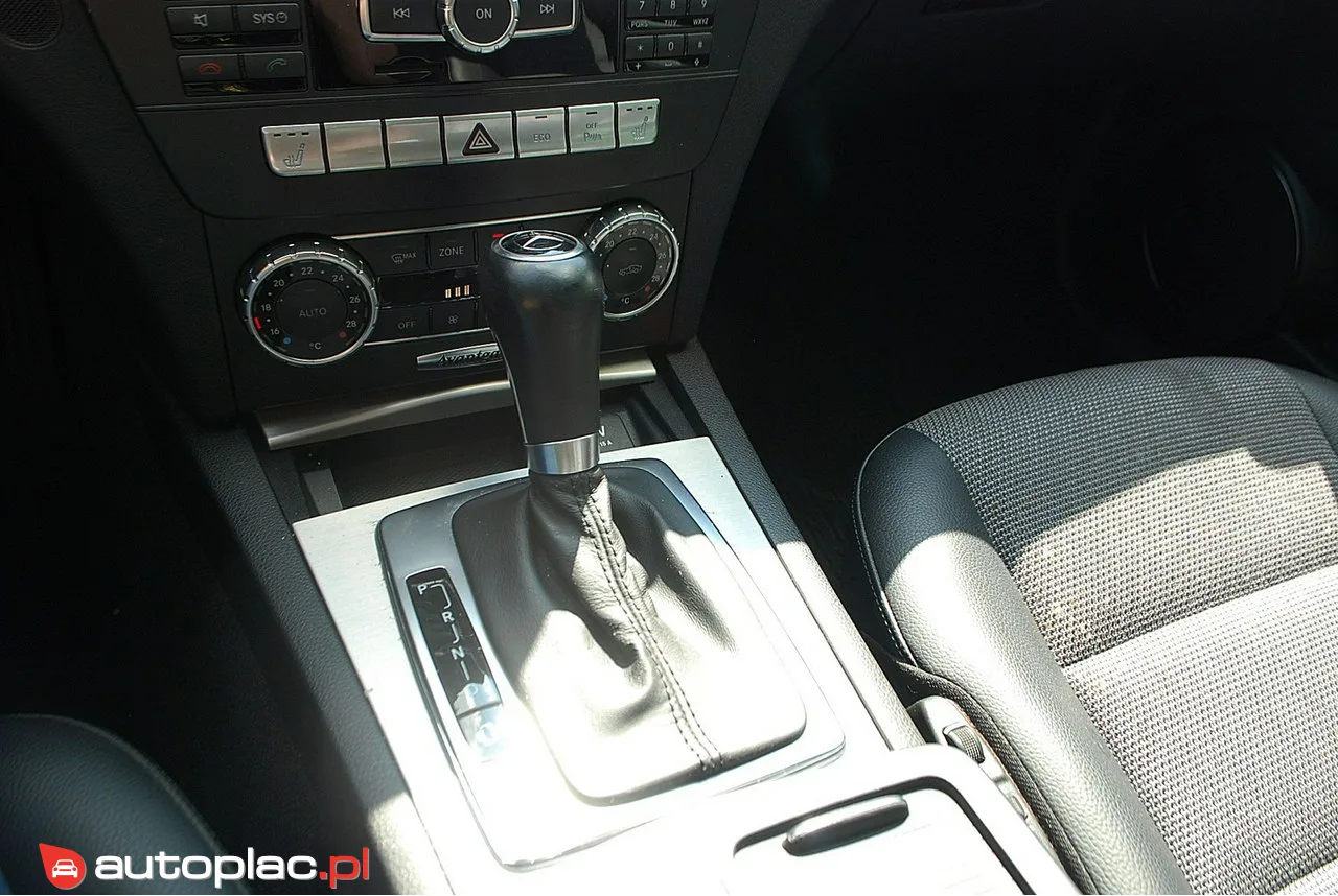 
								Mercedes-Benz Klasa C W204 2012 full									