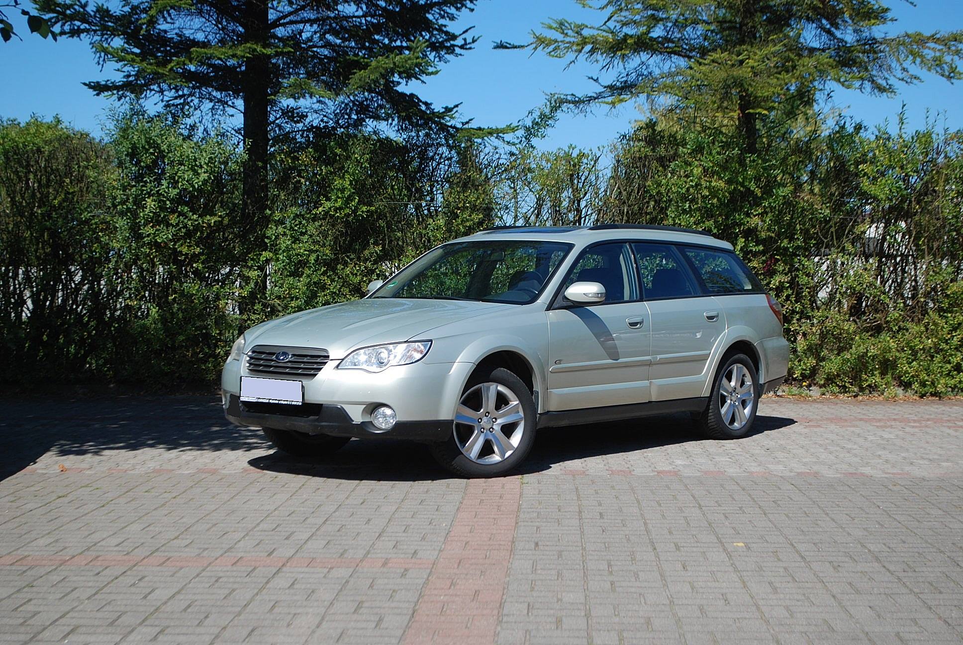 
								Subaru Legacy Outback 2,5 benzyna-gaz LPG. full									