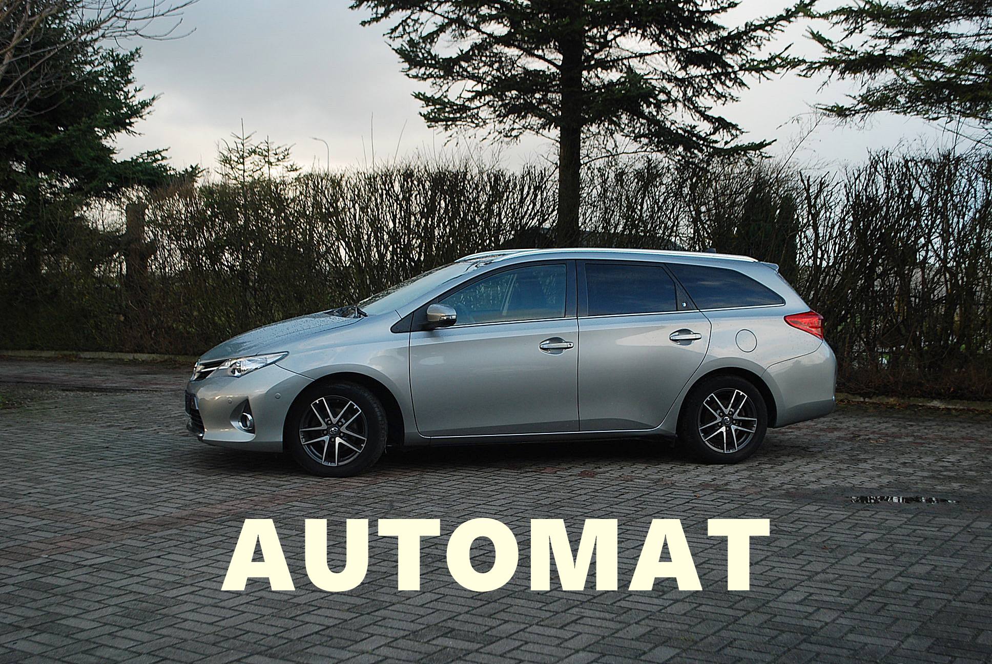 
								Toyota Auris 1,8 hybryda. full									