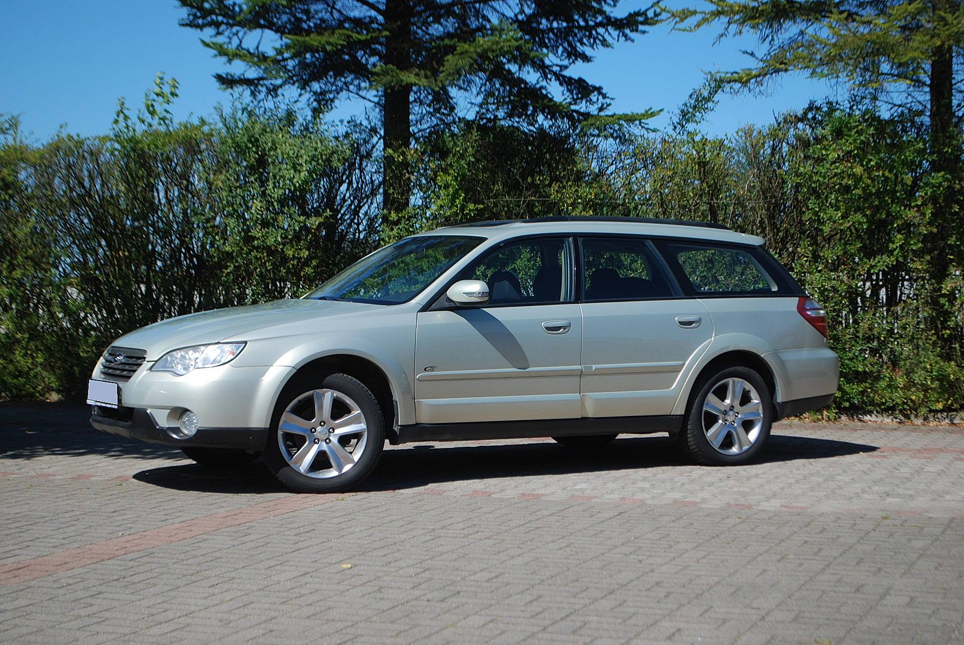 
								Subaru Legacy Outback 2,5 benzyna-gaz LPG. full									