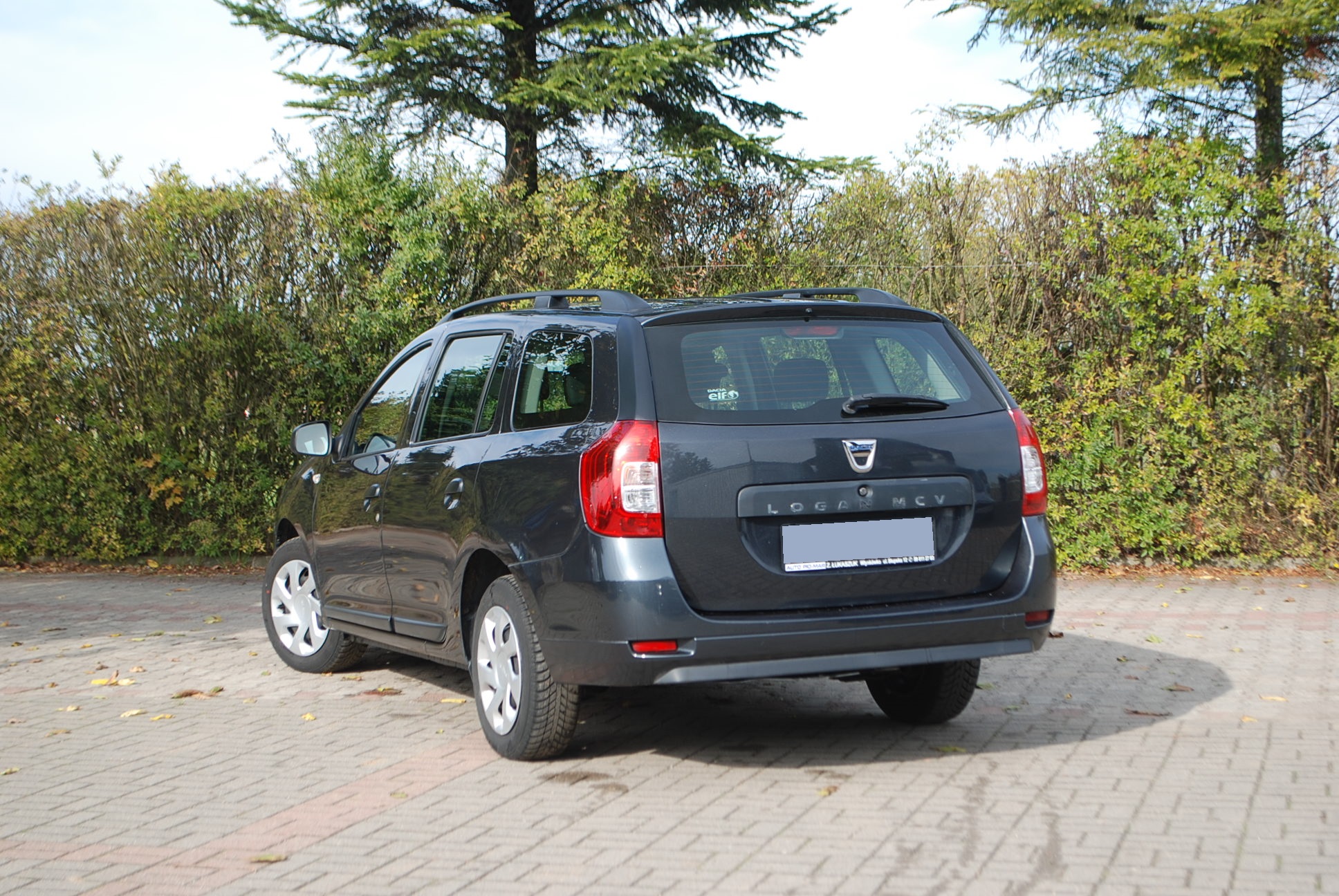 
								Dacia Logan kombi. 1,0 benzyna. full									