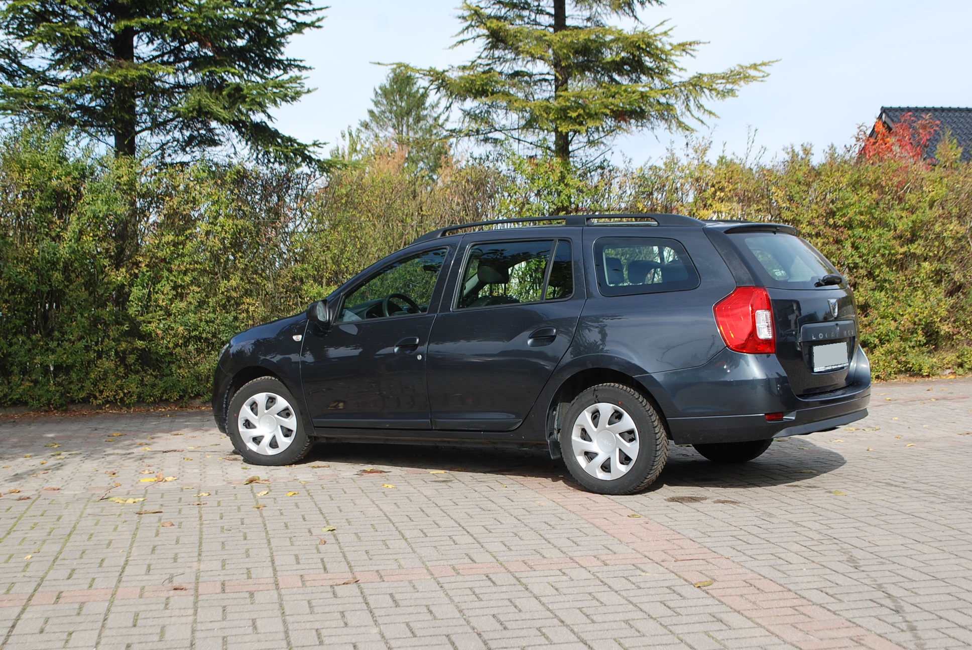 
								Dacia Logan kombi. 1,0 benzyna. full									