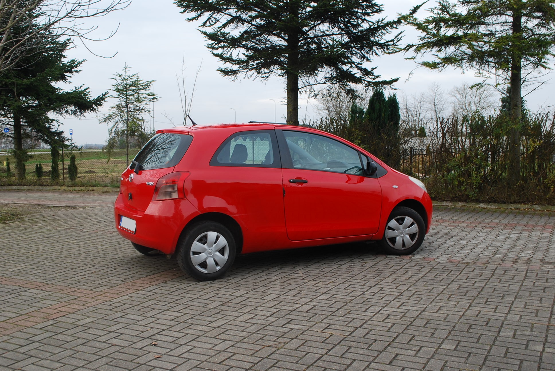 
								Toyota Yaris 1,0 benzyna. full									