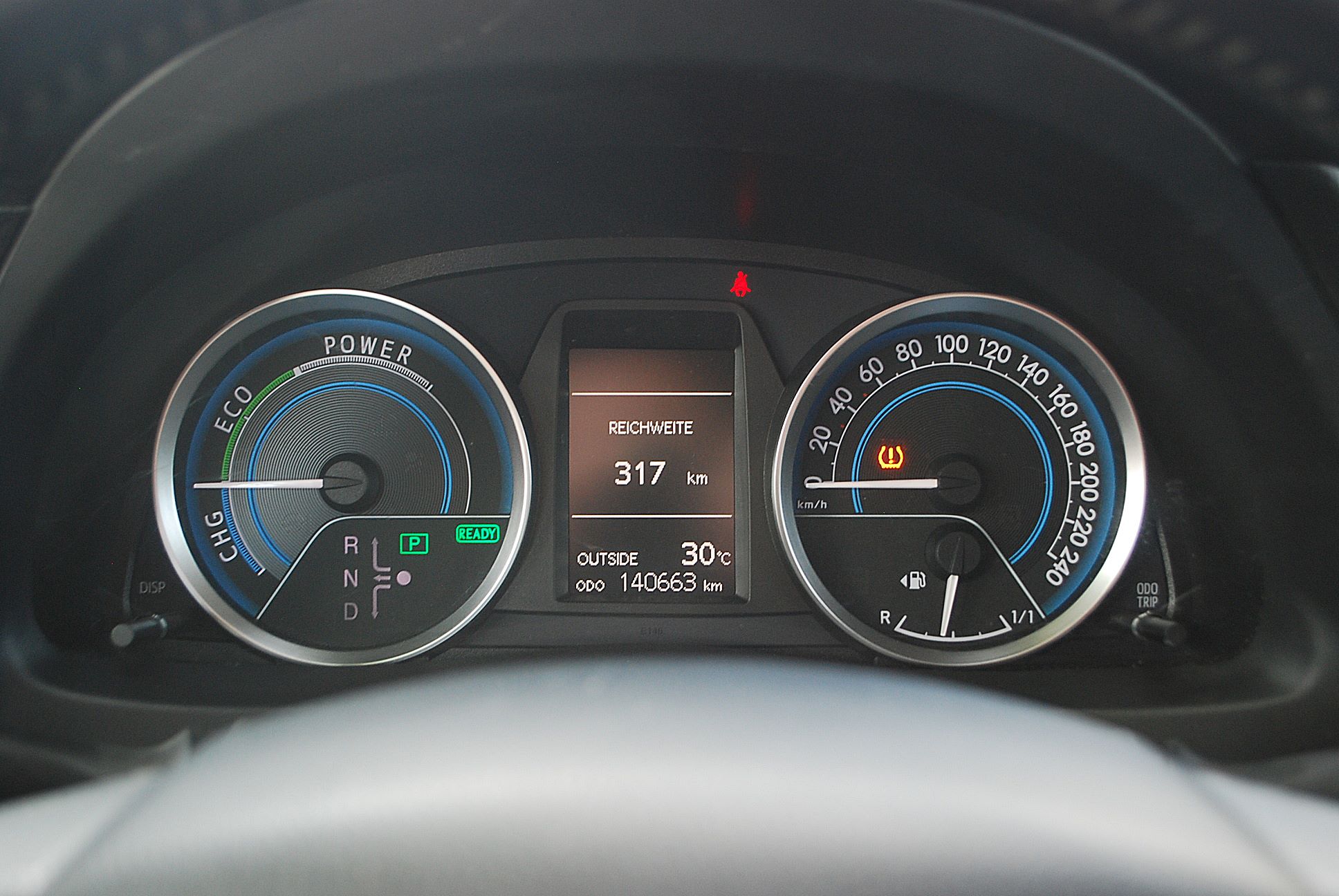 
								Toyota Auris 1,8 benzyna-hybryda full									