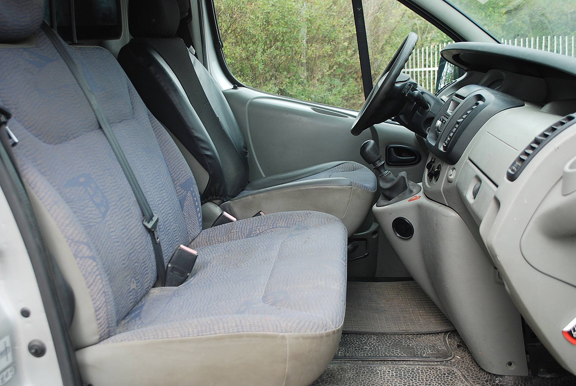 
								Renault Trafic L2H1. full									