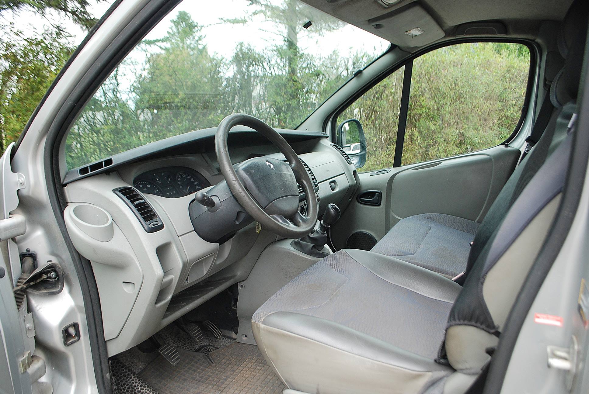 
								Renault Trafic L2H1. full									