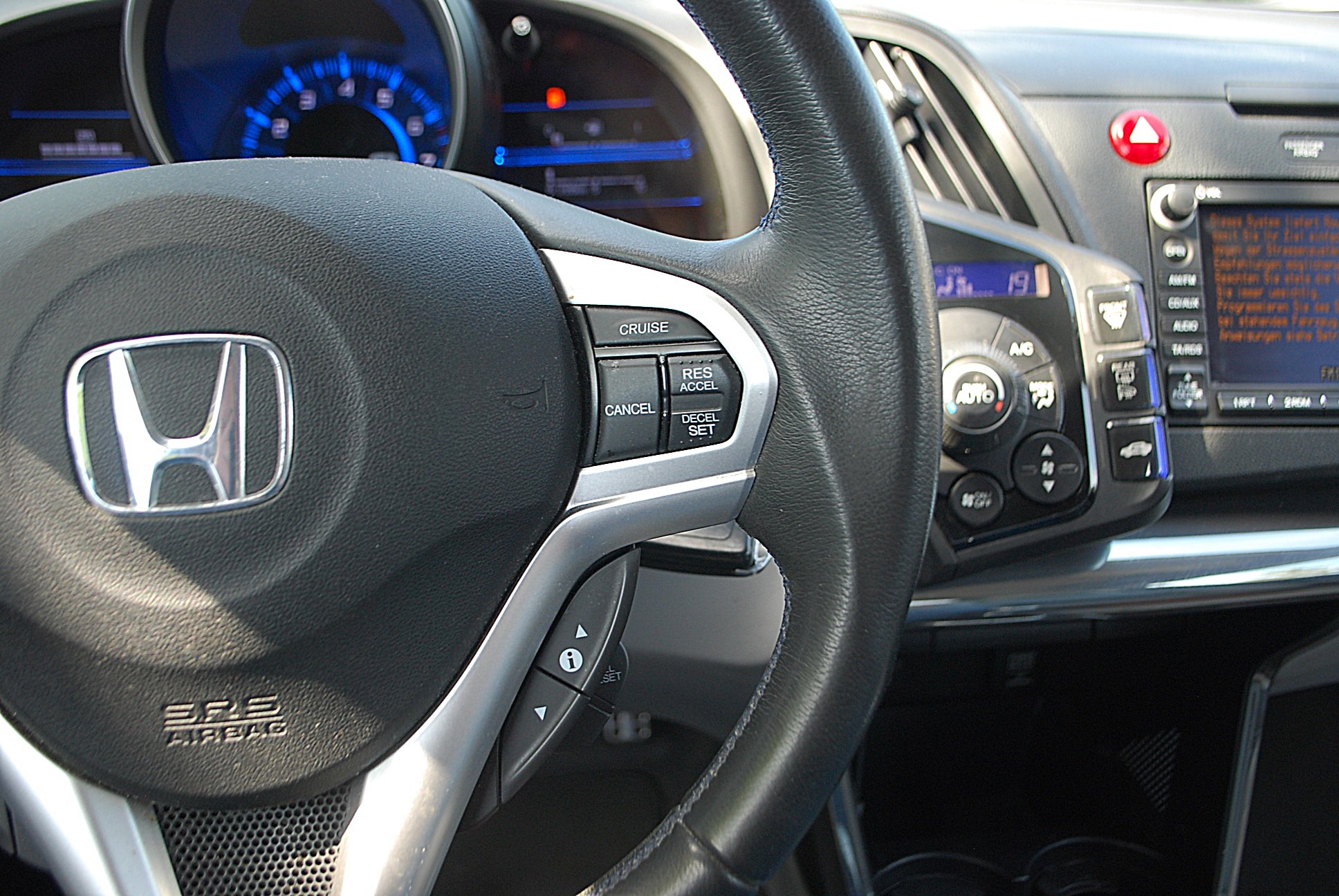 
								Honda C-RZ 1,5 benzyna-hybryda. full									