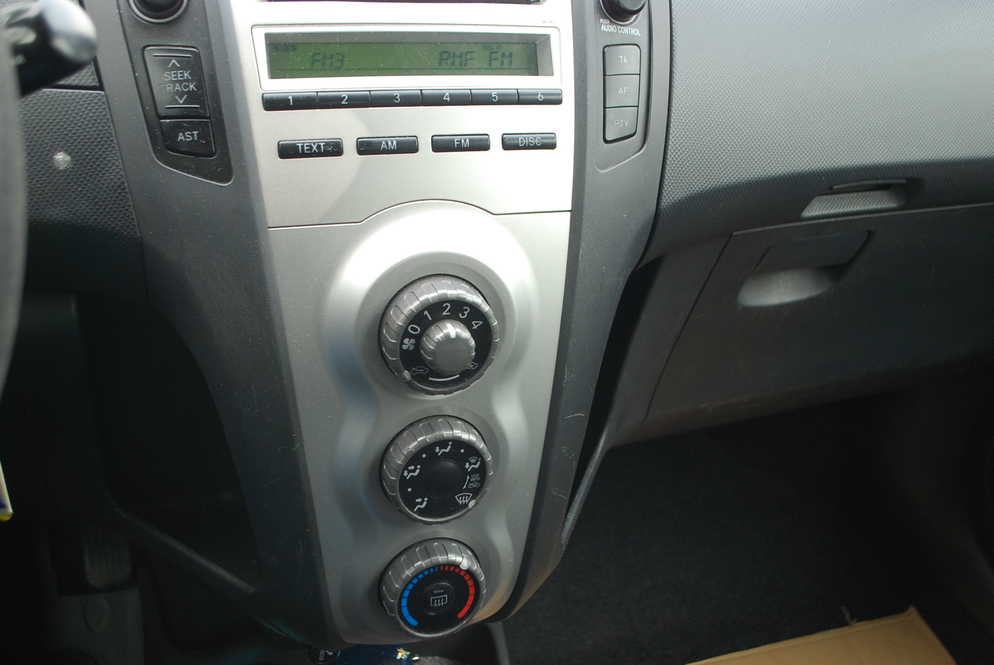 
								Toyota Yaris 1,0 benzyna. full									