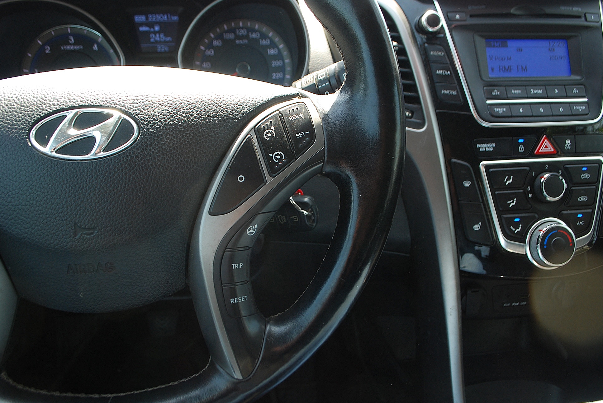 
								Hyundai i30 kombi. full									
