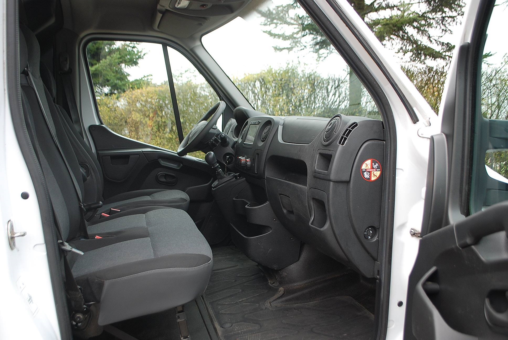 
								Renault Master L2H2. Niski przebieg. full									