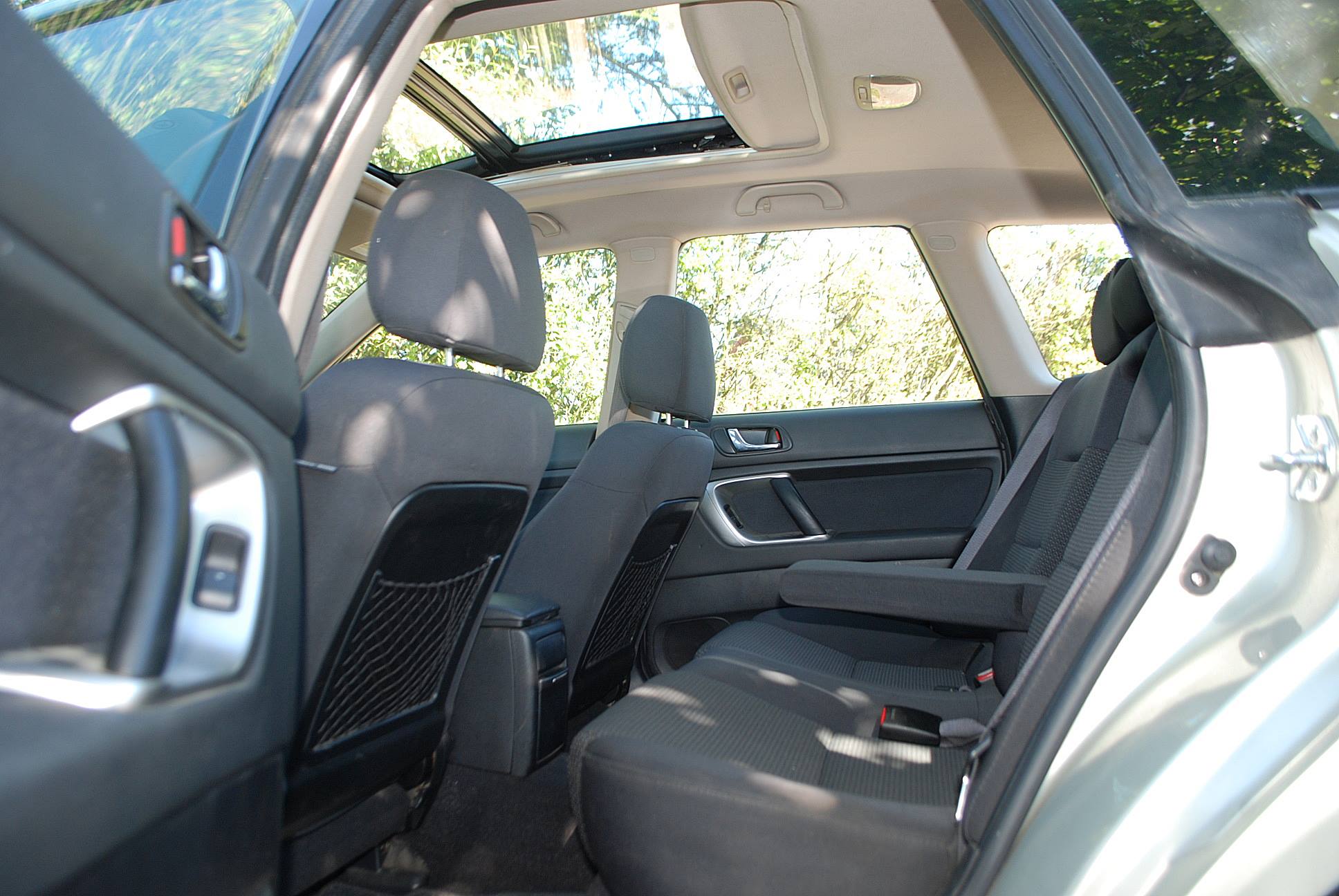 
								Subaru Legacy Outback 2,5 benzyna-gaz LPG. full									