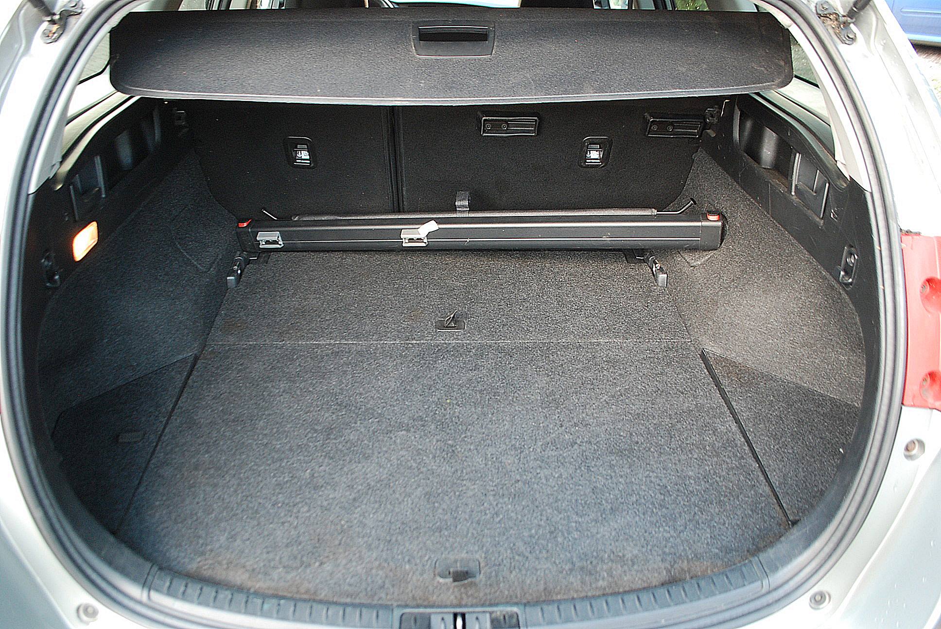 
								Toyota Auris 1,8 hybryda. full									