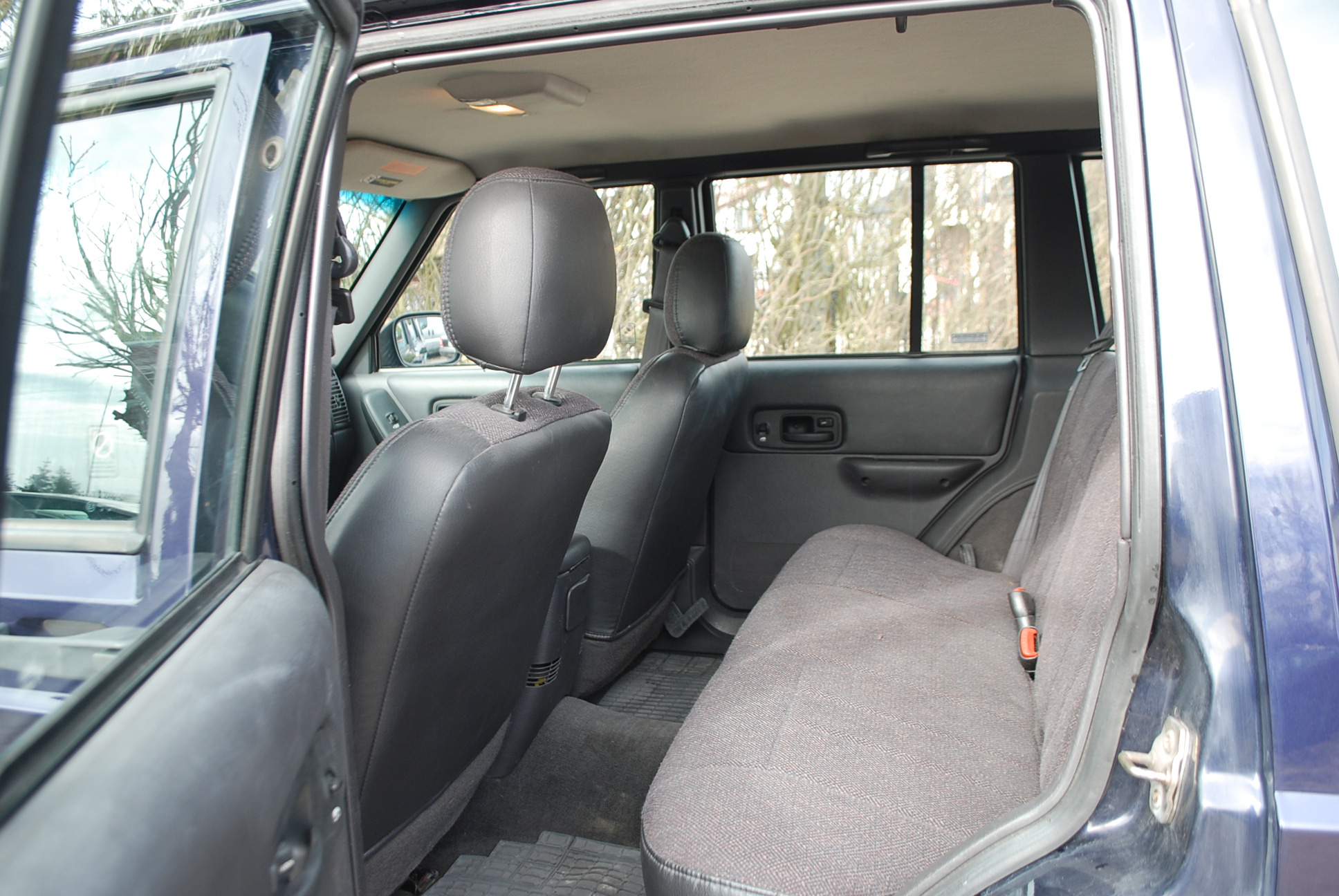 
								Jeep Cherokee XJ 2,5 benzyna. full									