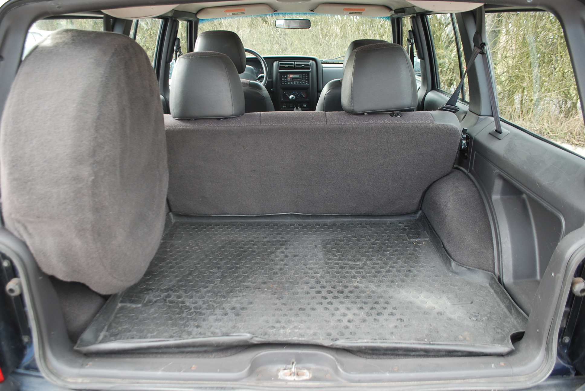 
								Jeep Cherokee XJ 2,5 benzyna. full									