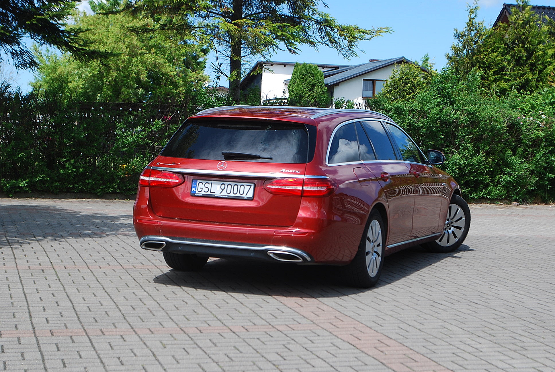 
								Mercedes-Benz E200 hybryda. 2,0 benzyna. 4 MATIC. Zarejestrowany w Polsce. full									
