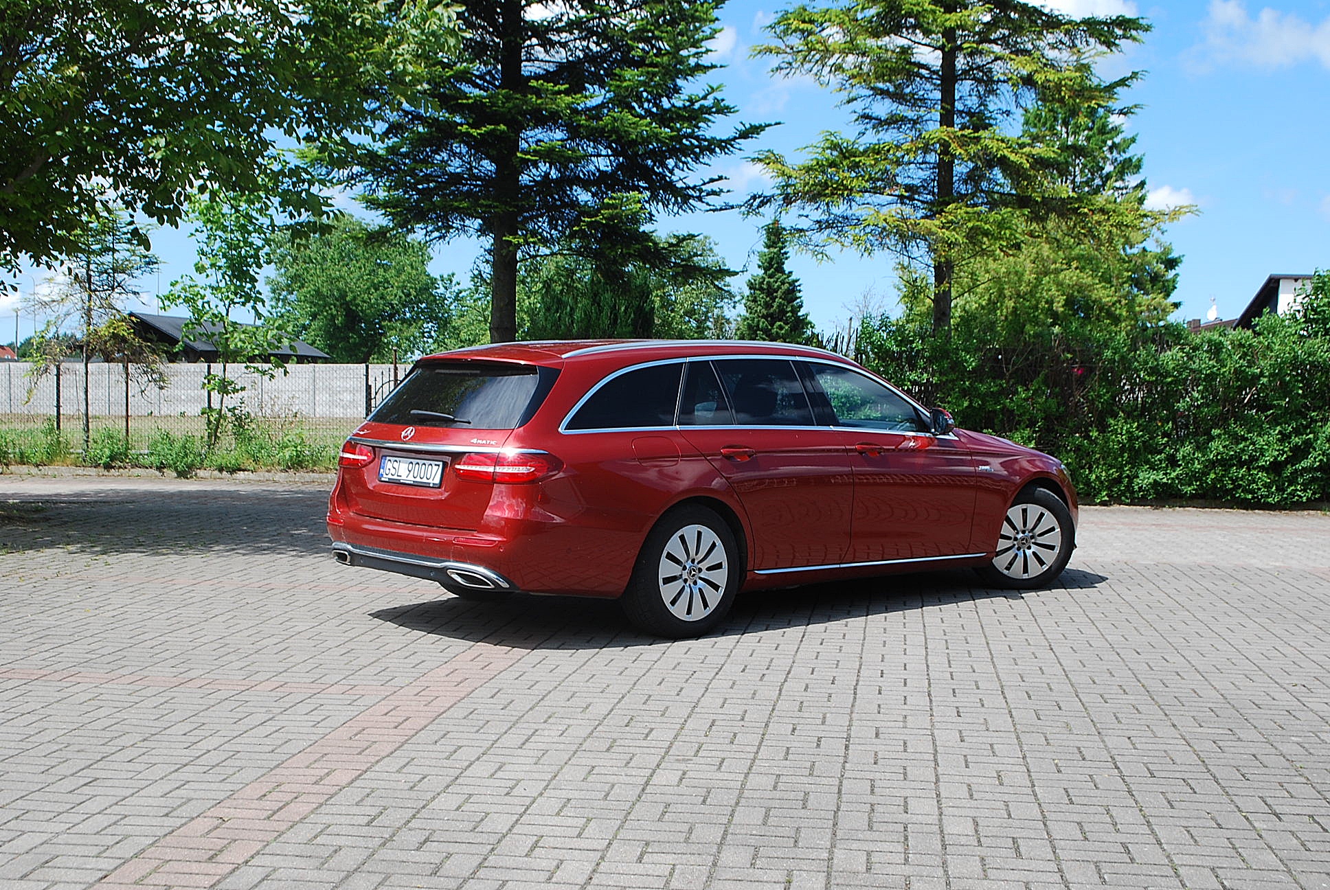 
								Mercedes-Benz E200 hybryda. 2,0 benzyna. 4 MATIC. Zarejestrowany w Polsce. full									