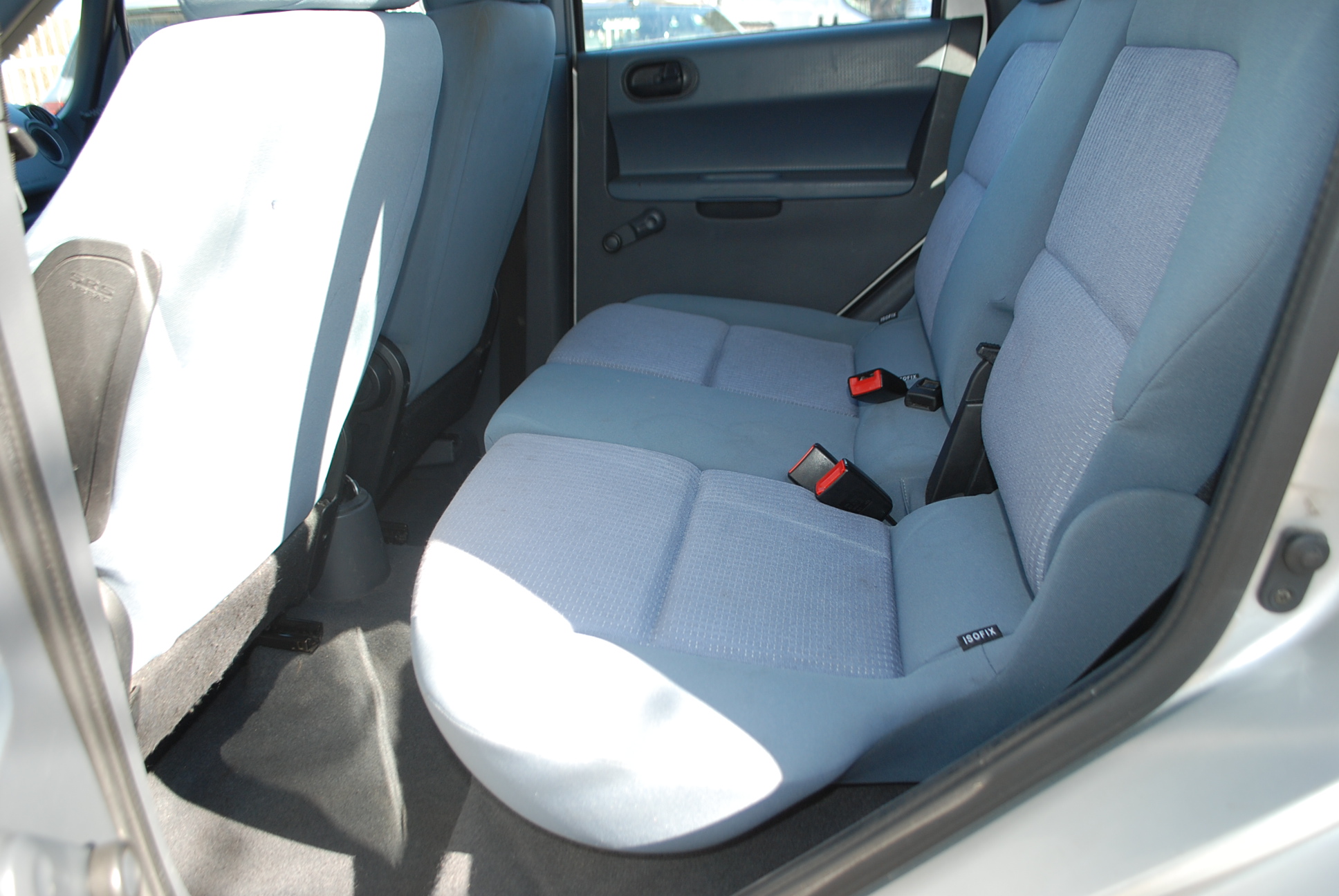 
								Mitsubishi Colt 1,1 benzyna. full									