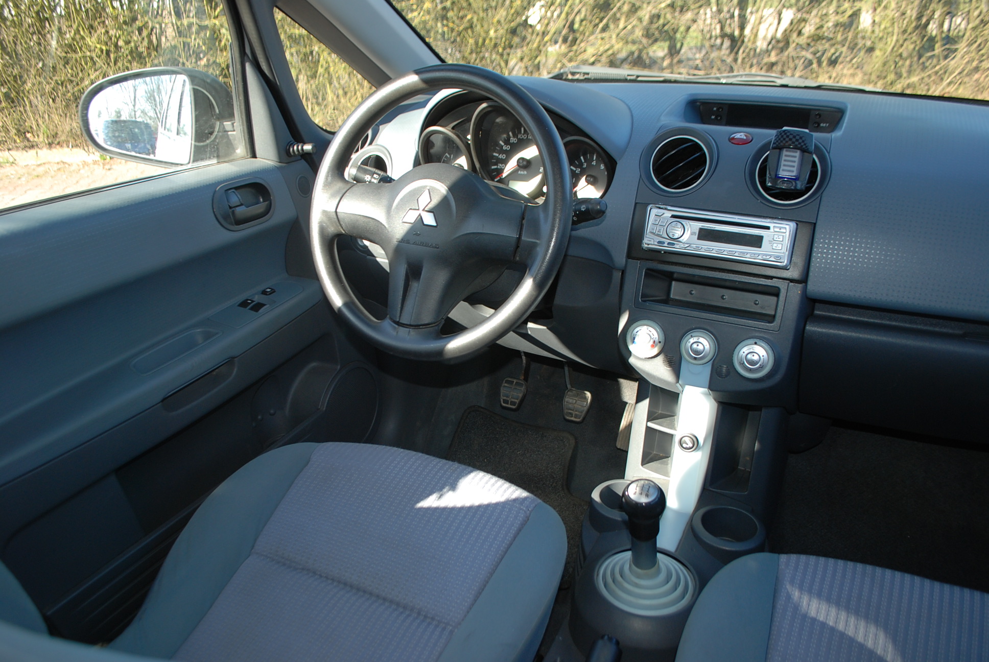 
								Mitsubishi Colt 1,1 benzyna. full									