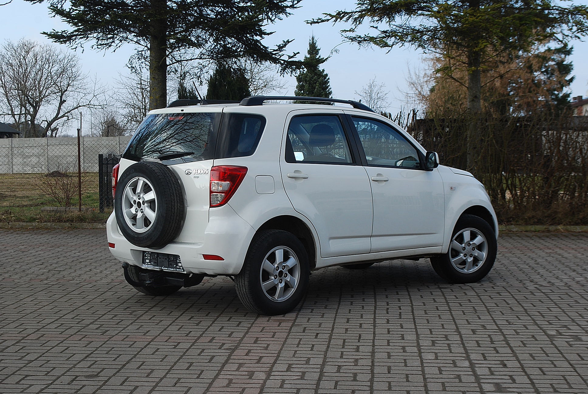 
								Daihatsu Terios II. 1,5 benzyna. full									