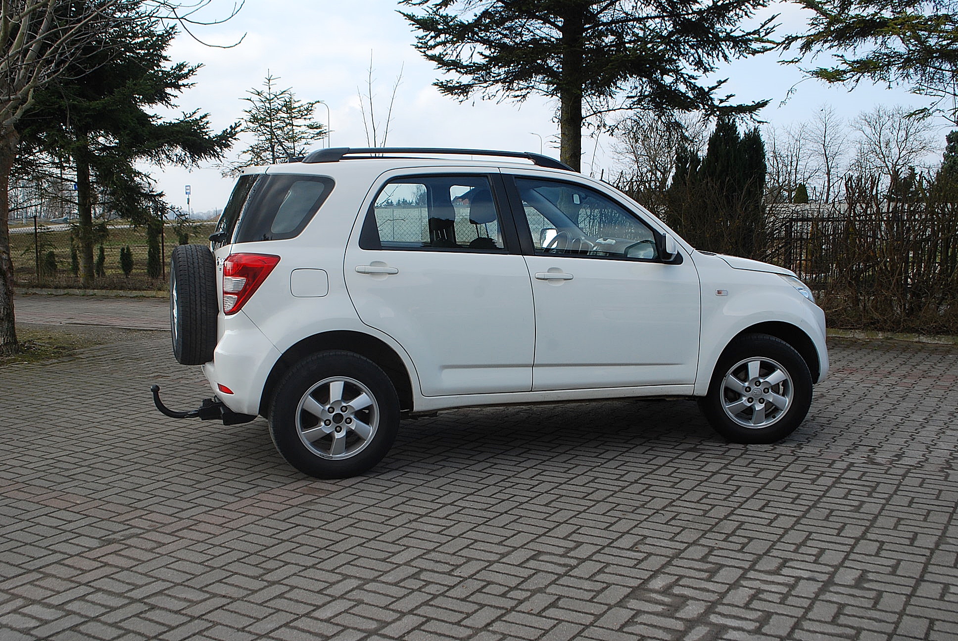 
								Daihatsu Terios II. 1,5 benzyna. full									