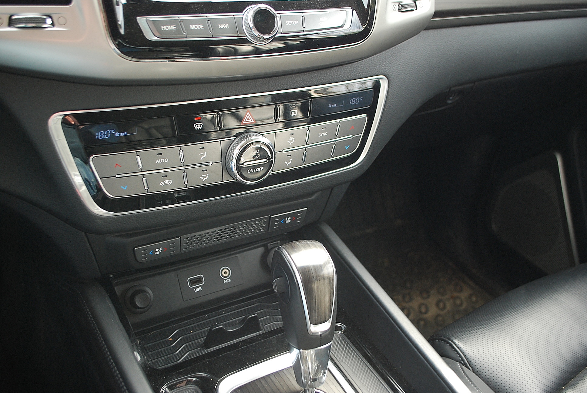 
								Ssangyong REXTON. 4×4. Automat. full									