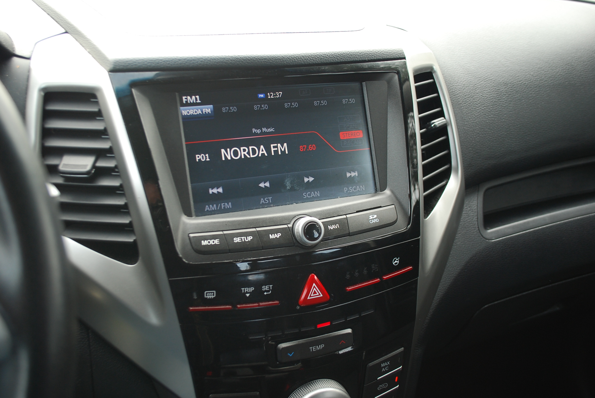 
								Ssangyong Tivoli 1,6 benzyna/gaz LPG. full									