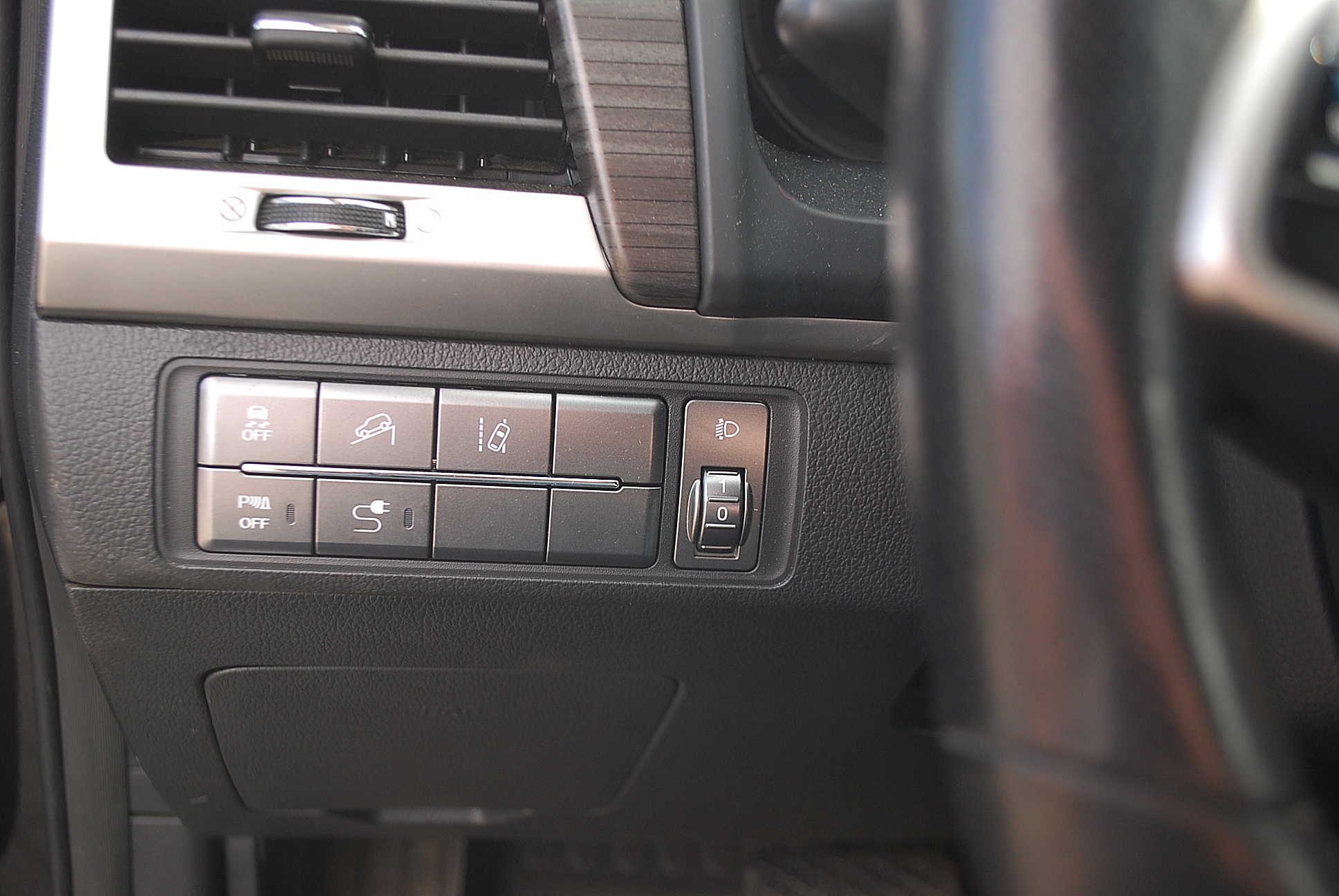 
								Ssangyong REXTON. 4×4. Automat. full									