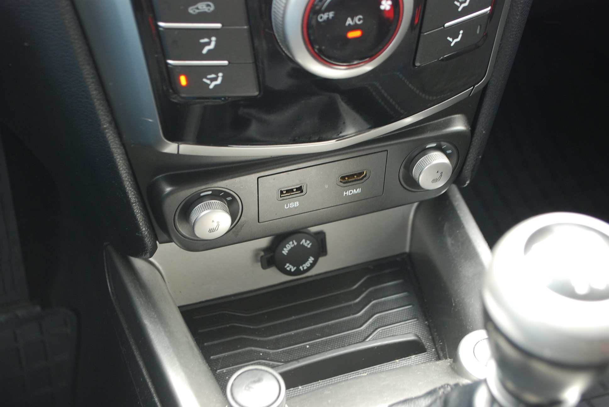 
								Ssangyong Tivoli 1,6 benzyna/gaz LPG. full									