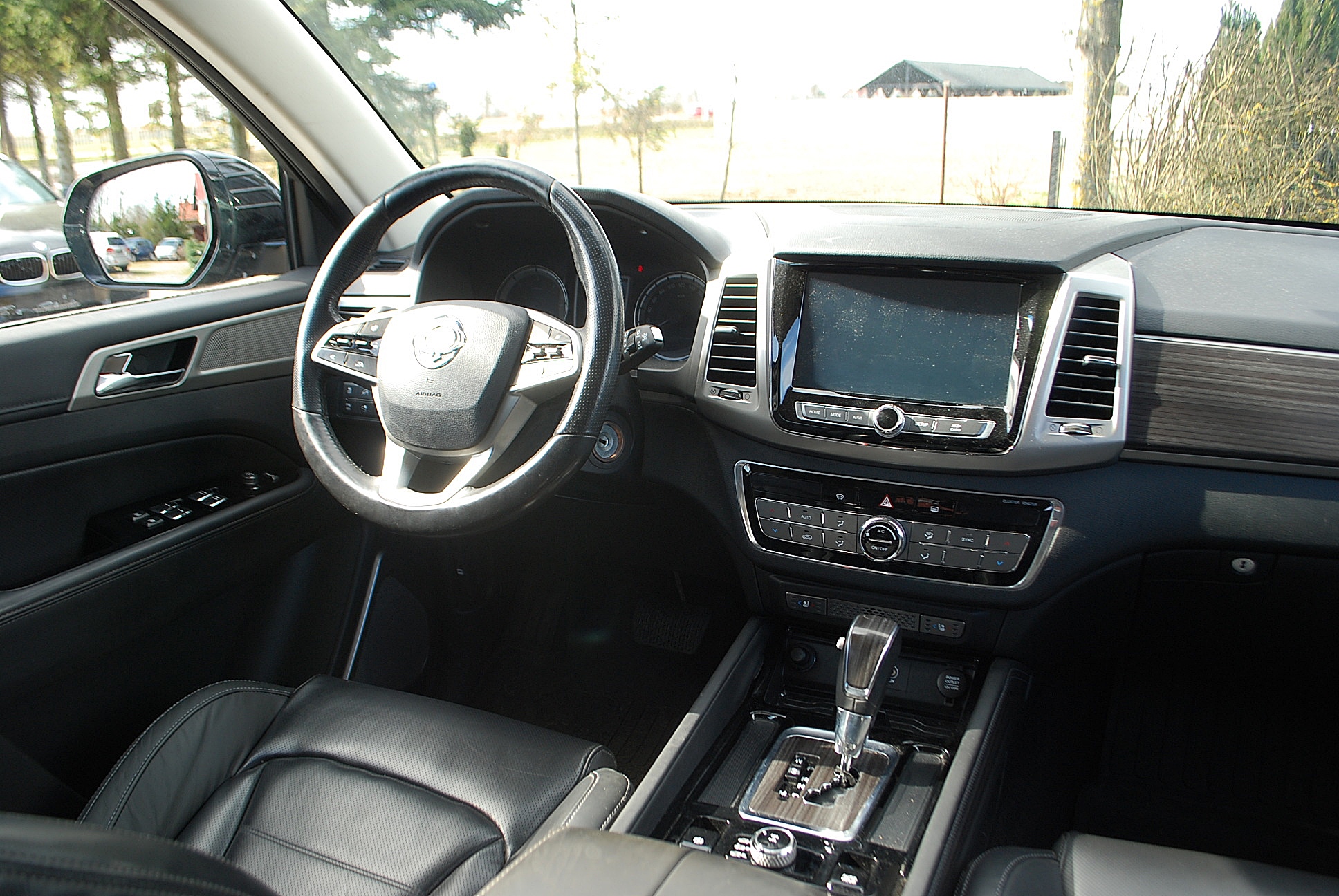 
								Ssangyong REXTON. 4×4. Automat. full									