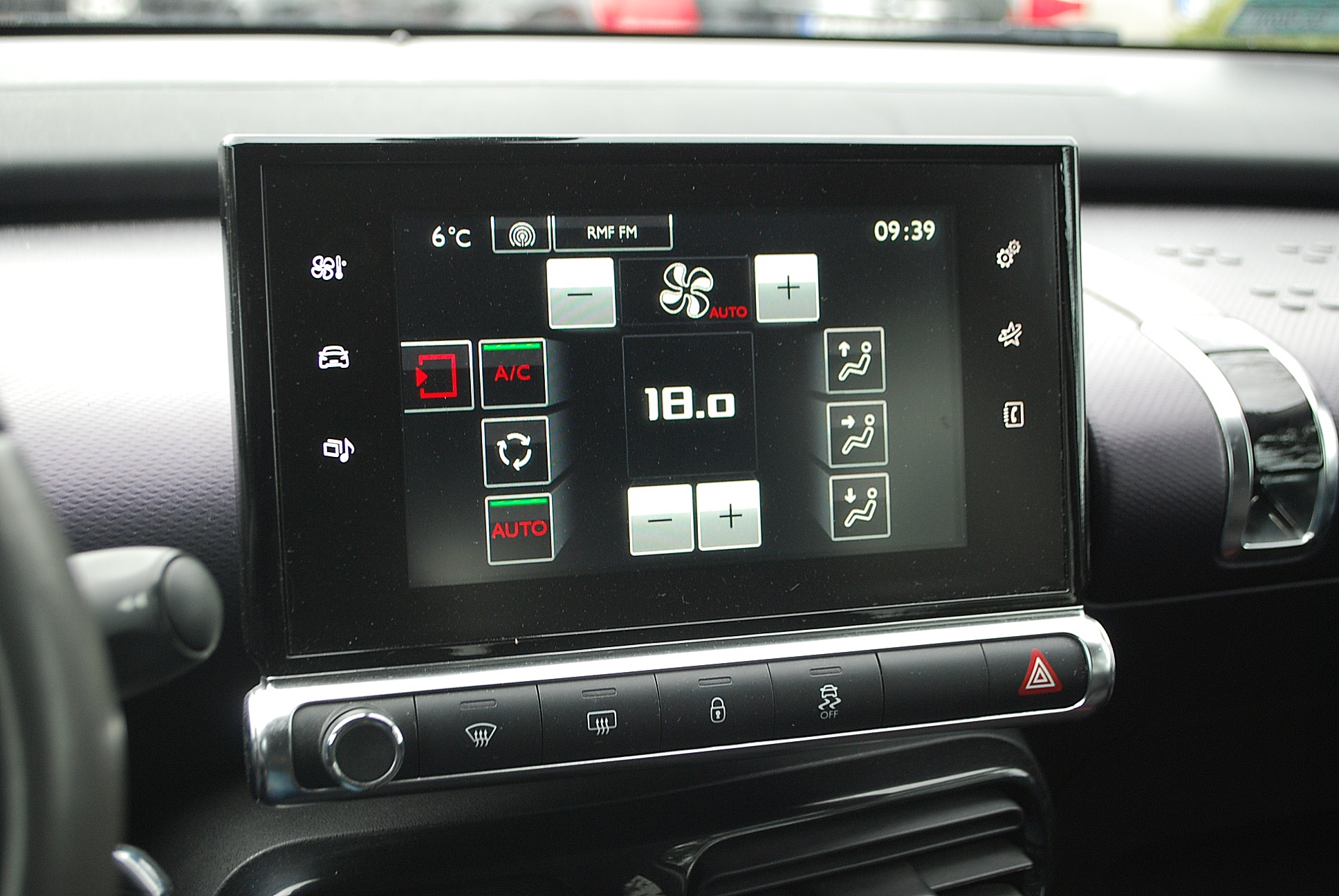 
								Citroen C4 Cactus. 1,2 benzyna. full									